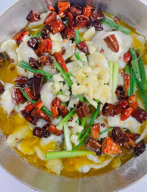 家常酸菜魚做法_酸菜魚的簡單家常做法_酸菜魚食材準備