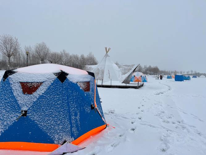哈爾濱松花江冰釣體驗_哈爾濱松花江野釣_首屆哈爾濱松花江冰釣節