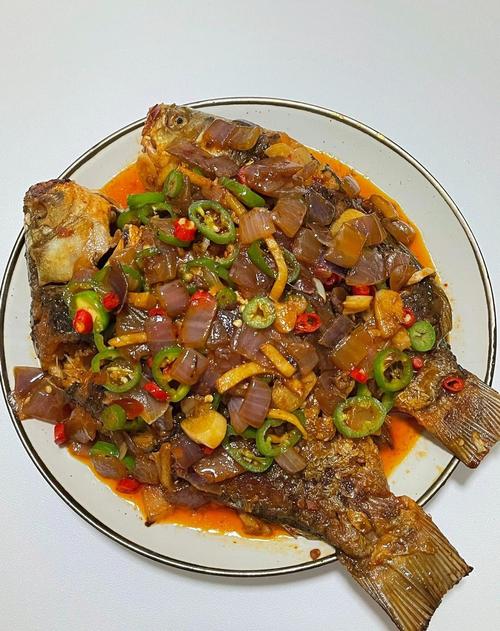 紅燒鯽魚做法 鯽魚營養價值 鯽魚烹飪技巧_鯽魚的做法