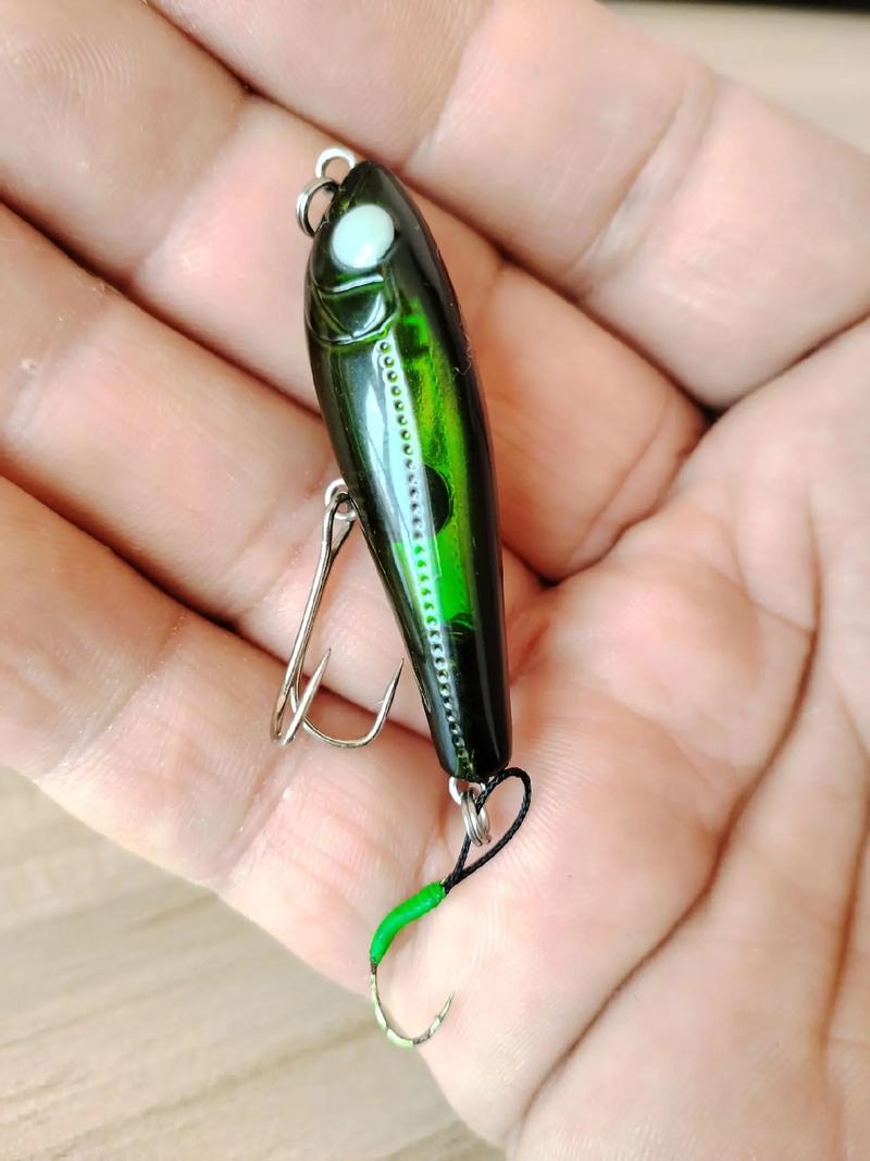 路亞釣草魚用什么餌料_路亞草魚餌怎么用_路亞釣草魚用什么魚餌