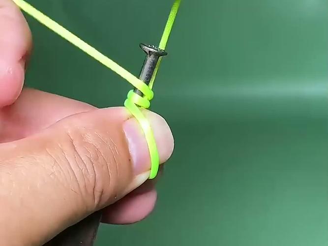 綁魚鉤最簡單方法_綁魚鉤的方法_魚鉤怎么綁