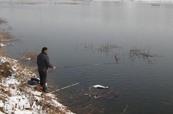 冬季釣魚降雪不釣_冬季釣魚四不釣_下雪釣魚