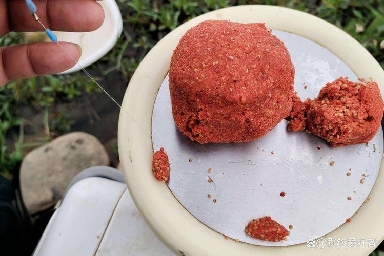 餌料狀態干散霧化_黑坑釣草魚用什么餌料好一點_黑坑釣魚技巧