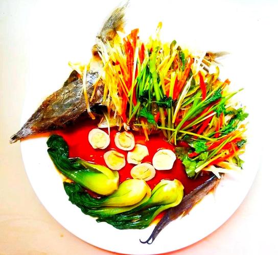 清蒸鱘魚的做法_鱘魚烹飪方法與食用技巧_清蒸鱘魚做法步驟