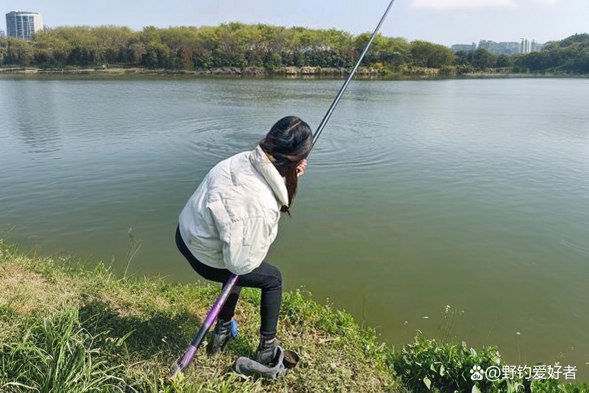 海竿釣魚選竿技巧_海竿偷釣魚技巧_海竿釣魚裝備