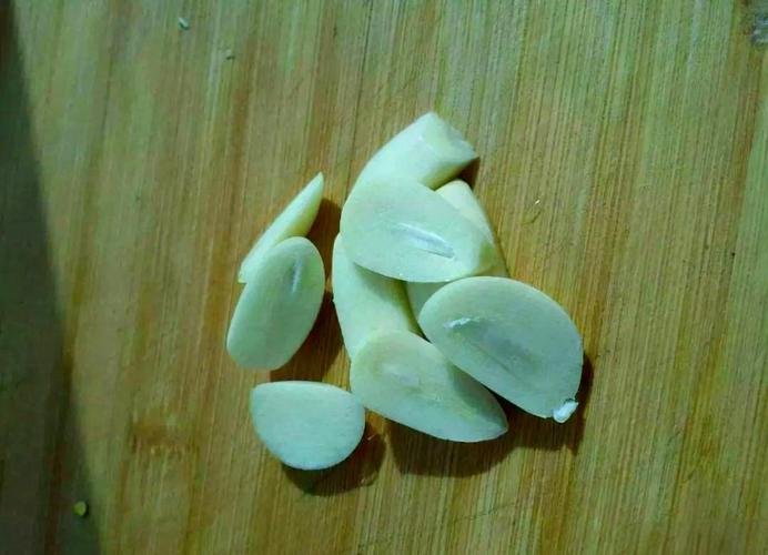 蚯蚓釣魚技巧_大蒜釣魚秘籍_大蒜釣魚
