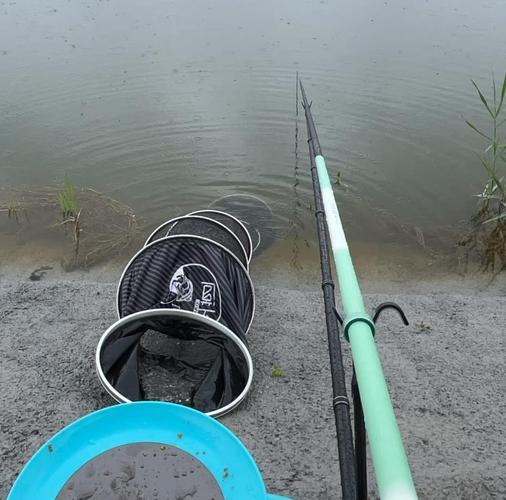 釣魚打窩技巧視頻教程_釣魚打窩的正確方法_釣魚打窩視頻教學