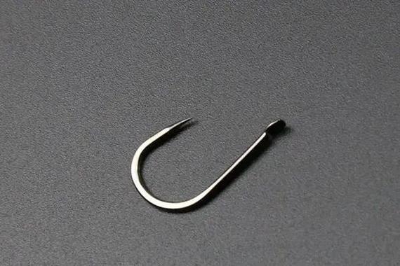 釣2兩到2斤魚用什么鉤_伊勢尼3-5號釣鯽魚鯉魚_3至5斤鯉魚用多大鉤合適