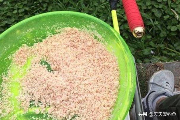 蚯蚓玉米商品餌用法_野釣草魚餌料配方與制作_野釣釣餌選擇
