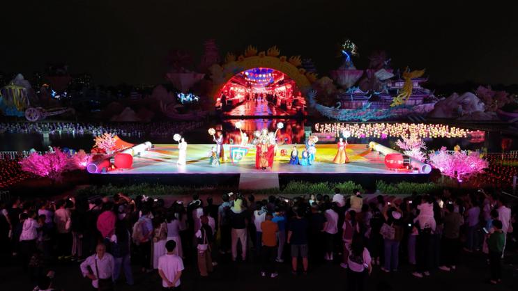 廈門園博苑好玩嗎_廈門園博苑花燈樂園夜游_廈門園博苑雙秀演出