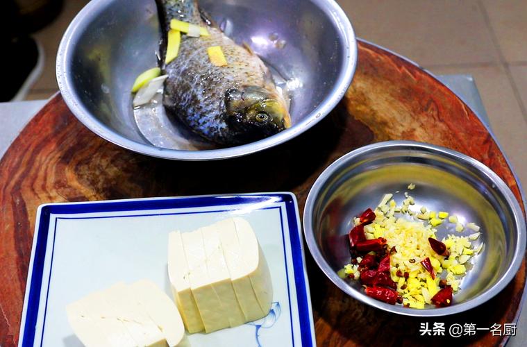 鯽魚怎么做好吃_百度一下鯽魚的做法_簡單又好吃的鯽魚做法