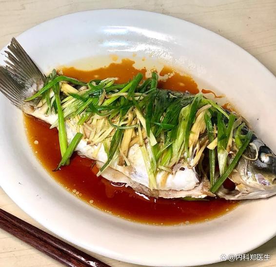 百度一下鯽魚的做法_鯽魚怎么做好吃_簡單又好吃的鯽魚做法