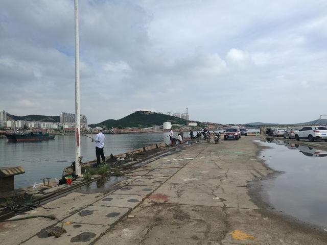 青島海邊釣魚_青島海釣地點_青島后岔灣海釣