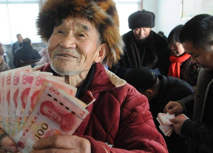 80歲老年卡補貼哪可以用_困難老人養老救助補貼_農村高齡津貼