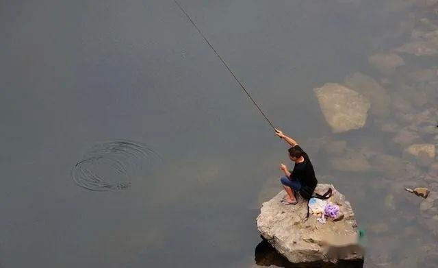 冬季釣魚風向選擇_9月什么風向好釣魚_最佳冬季釣魚風向