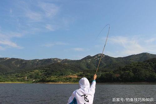 浮漂釣法步驟_無竿手拋線釣魚_無竿釣魚技巧