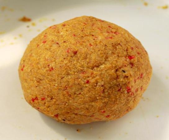 蜈蚣餌料配方比例表_夏季釣魚商品餌料配方大全 鯽魚餌料配方 鯉魚餌料配方