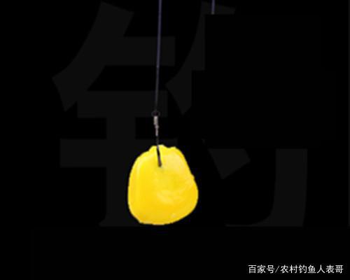 夏季用好玉米，野釣也能上草魚和鯉魚，淺談用玉米野釣的3大技巧