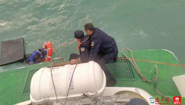 3人駕駛“三無”快艇海釣落水 漂浮超12小時獲救