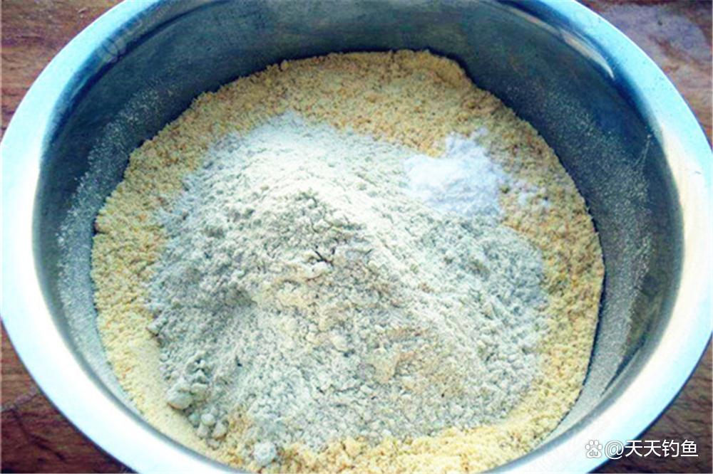 野釣大魚，用這些玉米面餌料配方，通殺鯽草青鯉鳊