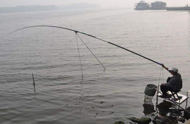 四旬老漢釣魚實錄之一一江邊野塘垂釣鳊魚，分分鐘被教做人